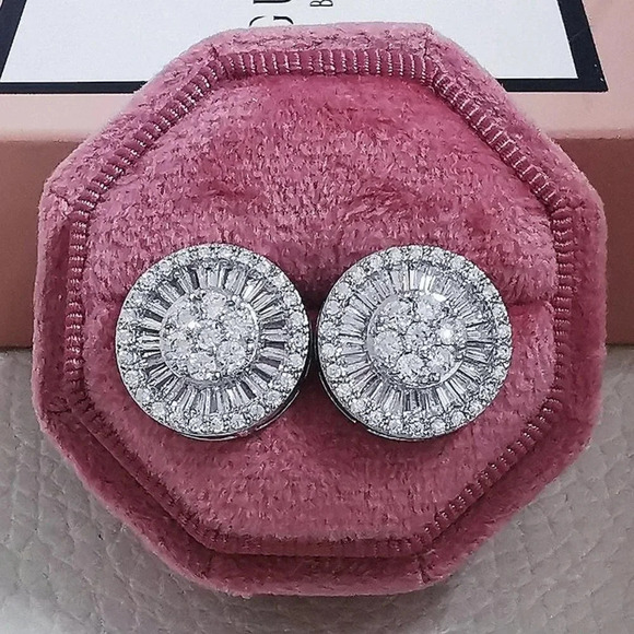 18k White Gold Diamond Round Circle Stud Earrings Halo Baguette Diamond Earrings - Picture 1 of 4
